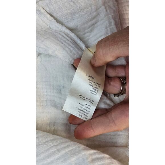 Free people white guazy beachy oversized long sleeve button up w/ pockets Small - Picture 5 of 11